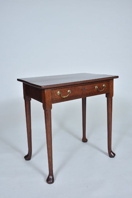 GEORGIAN MAHOGANY SIDE TABLE