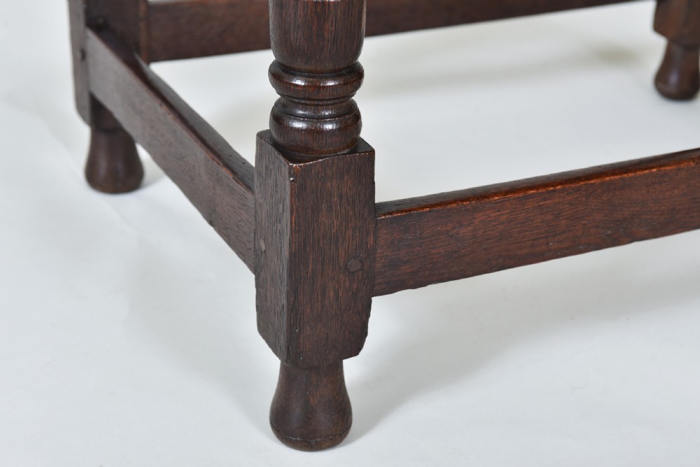 17th century Oak Table View II