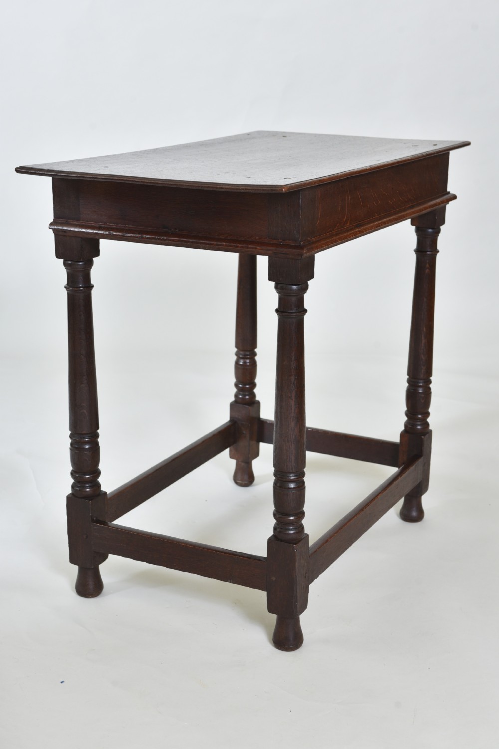 17th century Oak Table View IV
