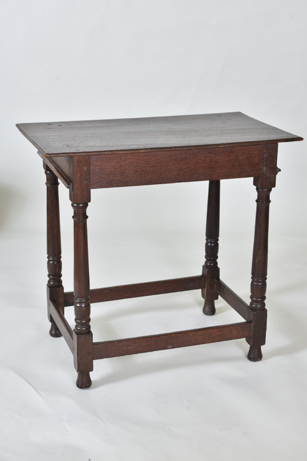 17th century Oak Table View V