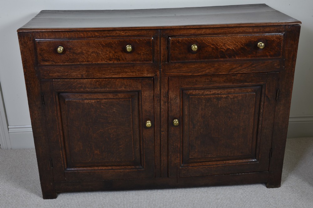 Small 18th century Oak dresser View III