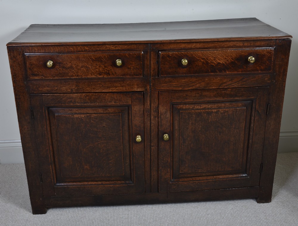 Small 18th century Oak dresser View V