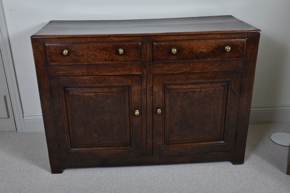 Small 18th century Oak dresser View VI
