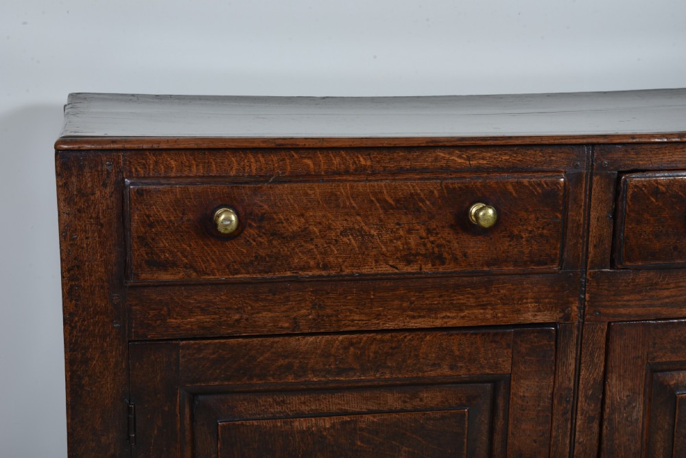 Small 18th century Oak dresser View VII