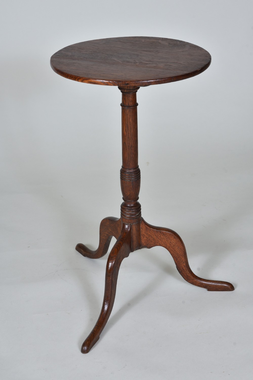 Small 18th century Oak tripod table