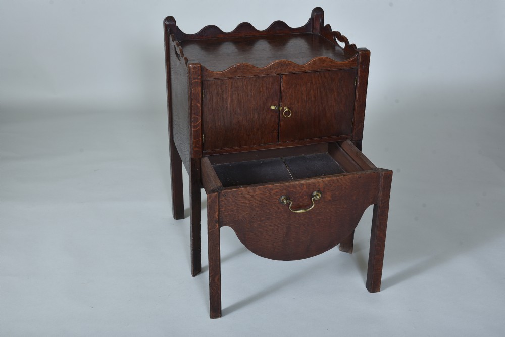 18th century oak bedside table View IV