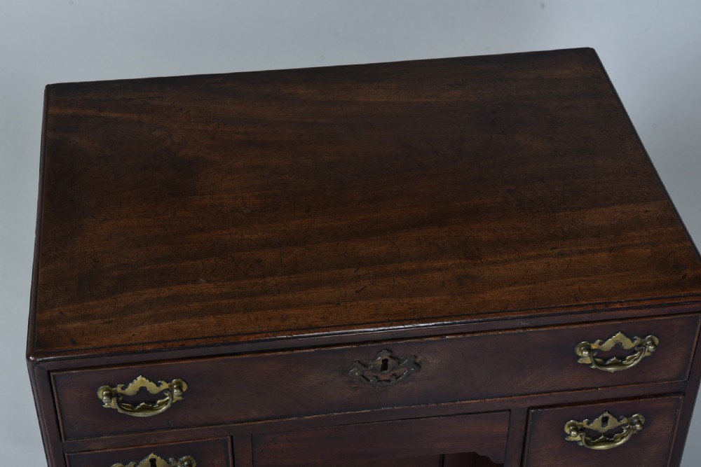 Fine 18th century Mahogany kneehole desk  View X