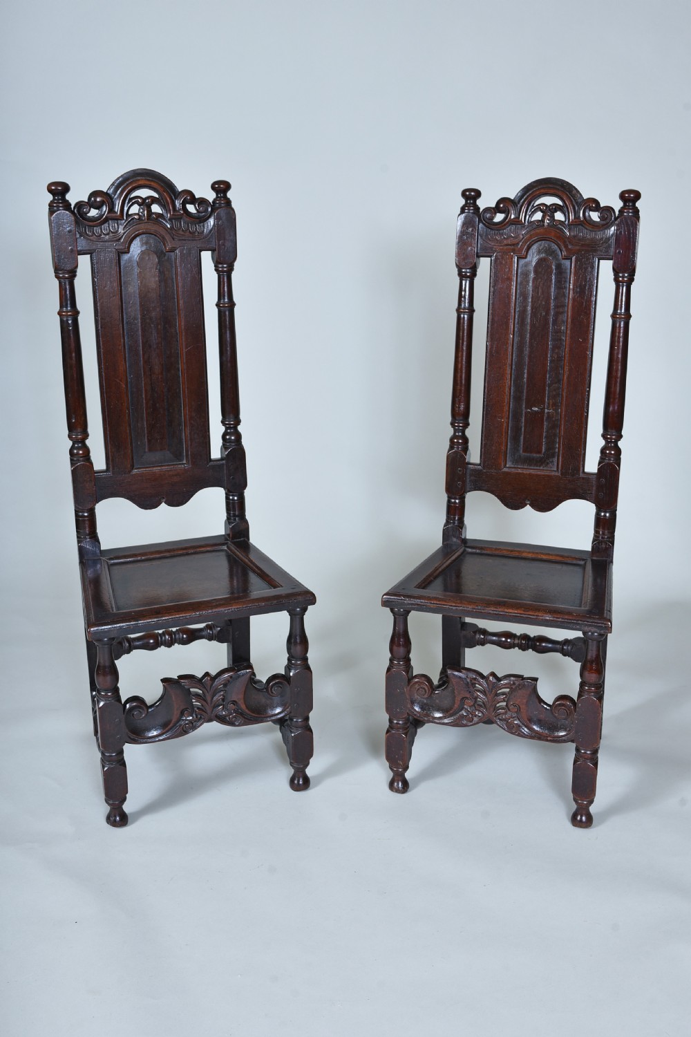 Fine pair of 17th century Oak Side Chairs View II