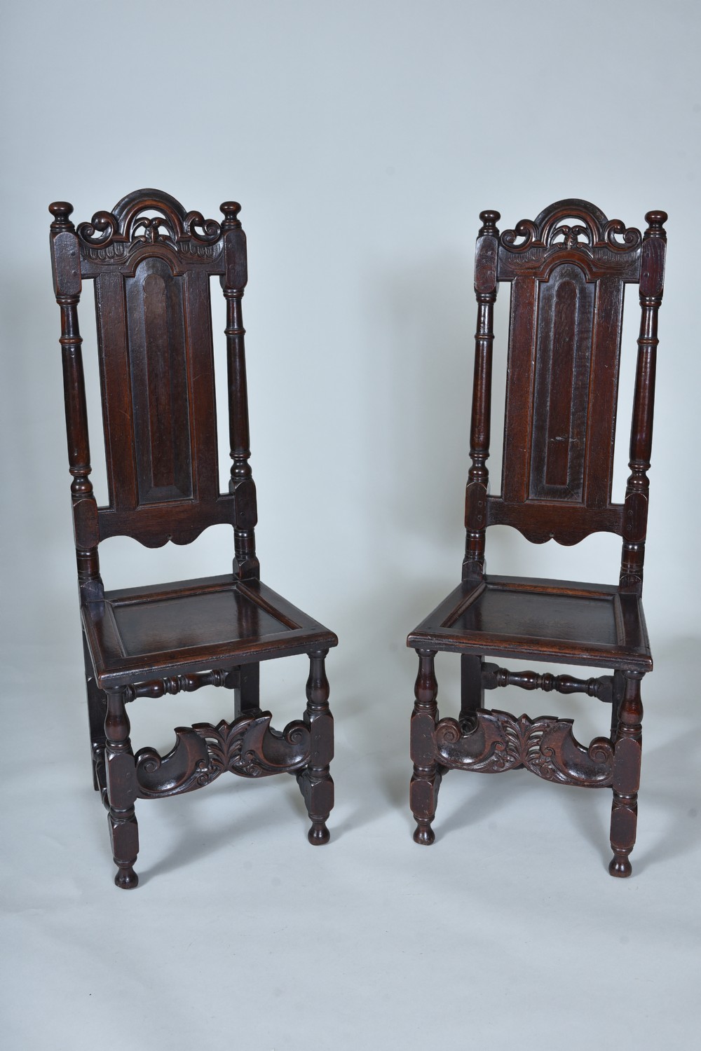 Fine pair of 17th century Oak Side Chairs View III