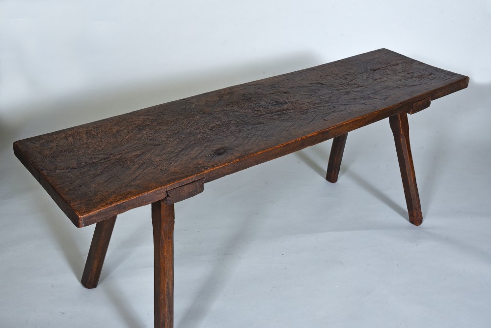 19th century Pig bench with unusual slide out legs View III