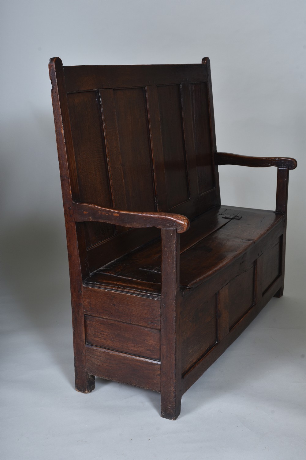 18th century Oak Box Settle View III