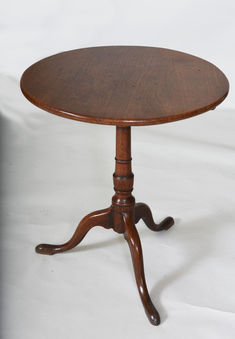 18th century Elm Tripod Table View II