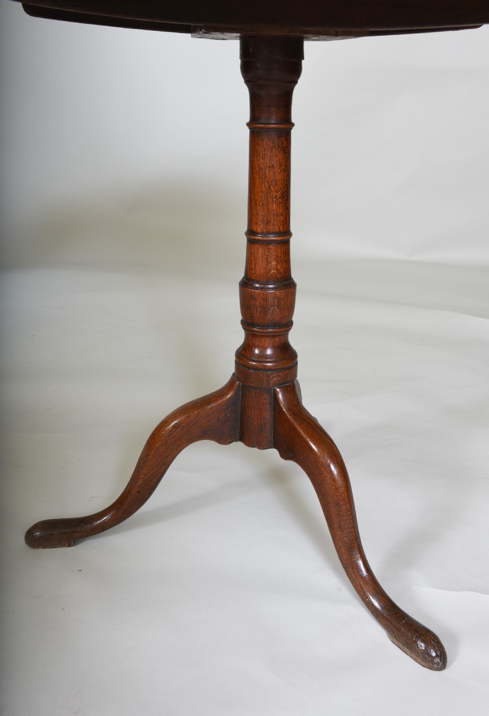 18th century Elm Tripod Table View III