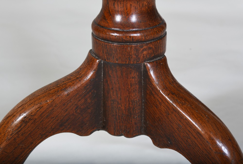 18th century Elm Tripod Table View V