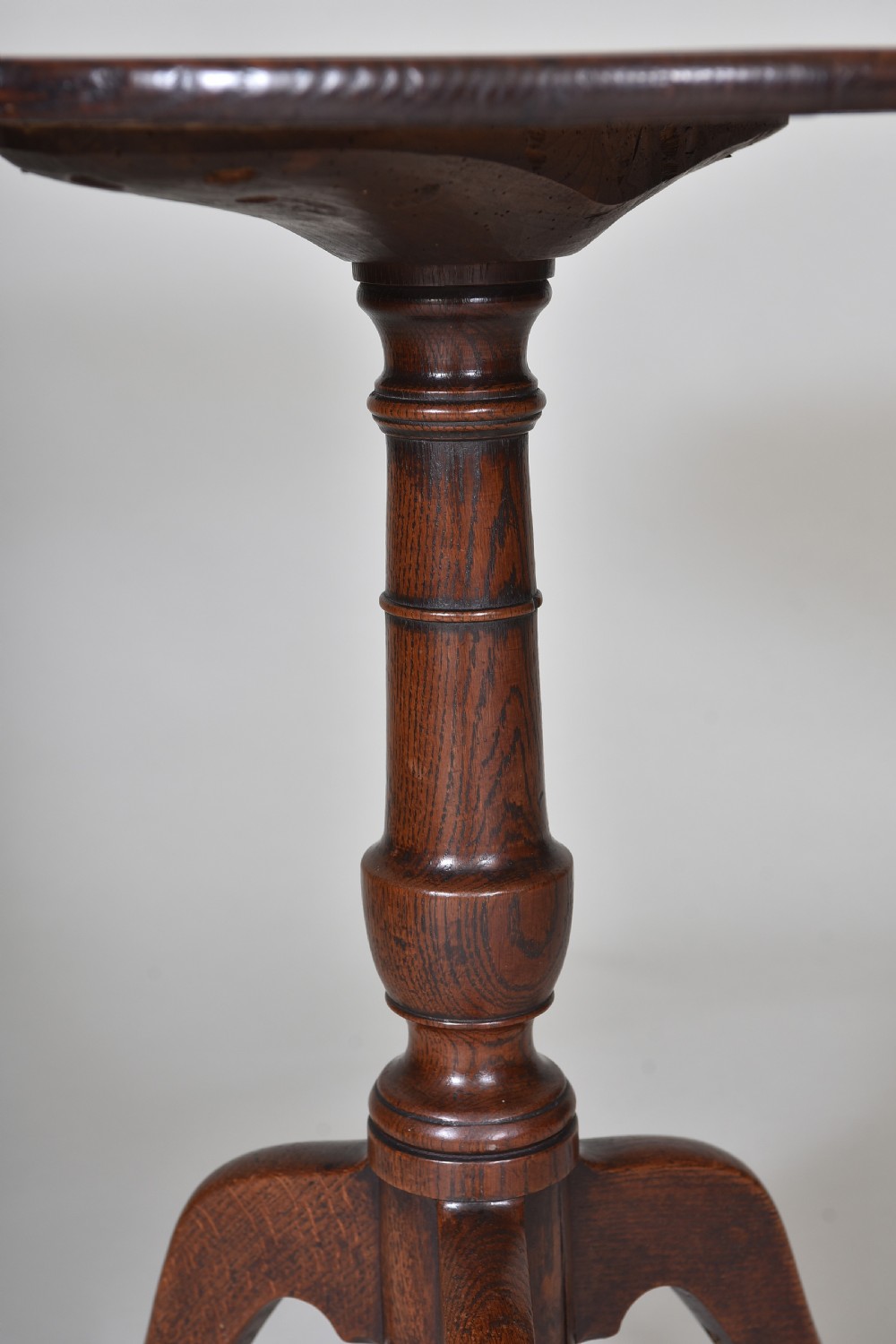 18th century Oak Tripod Table View IV