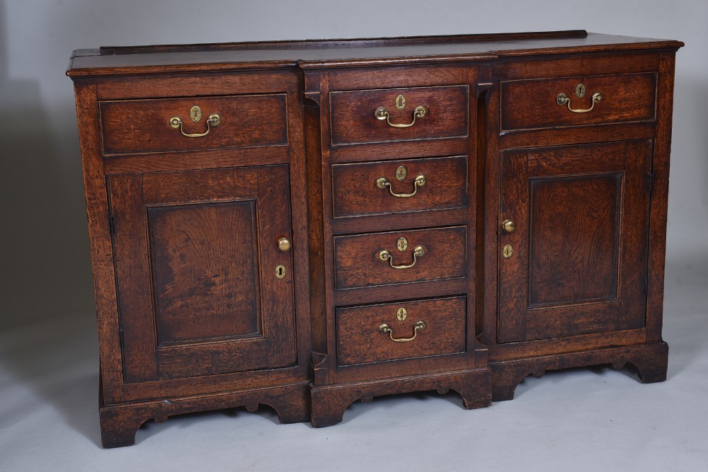 Small Late 18th century Oak Dresser View IV