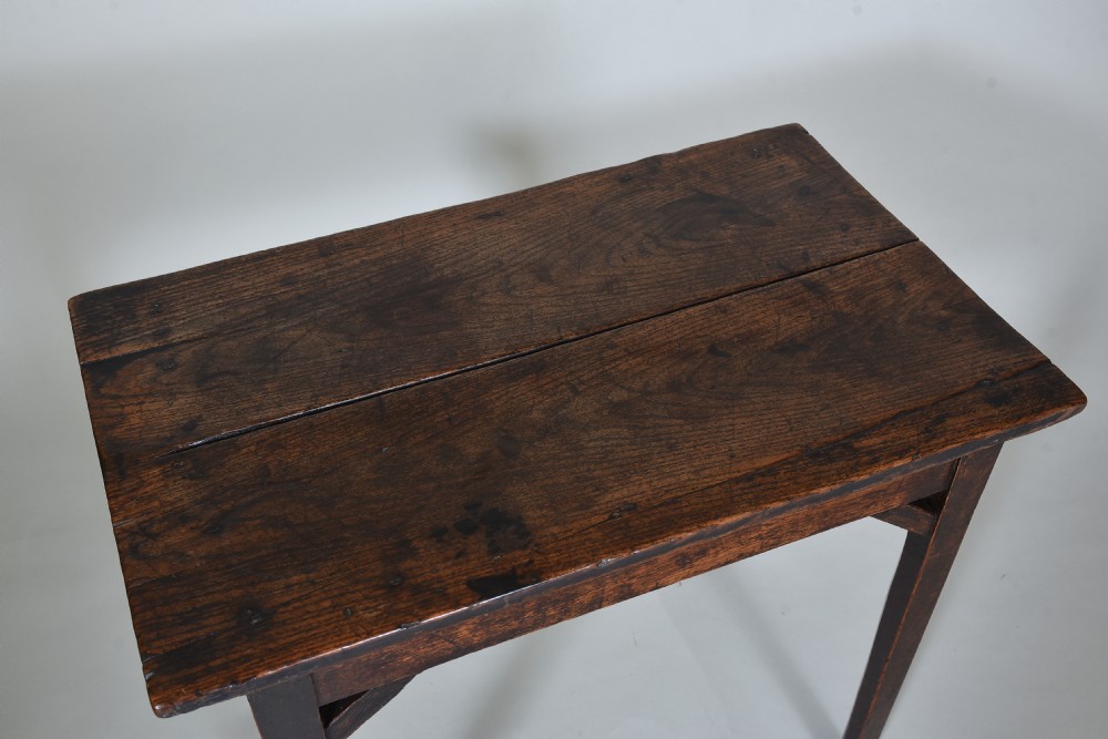 Low 18th century Oak Table View VI