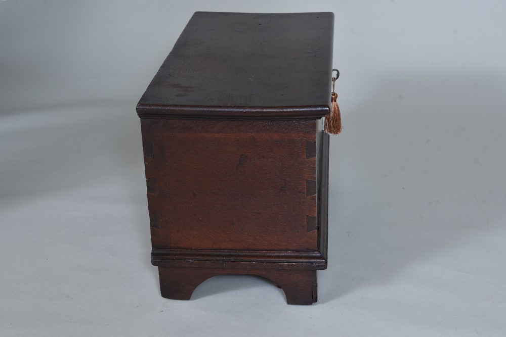 18th century Oak Coffer Bach View II
