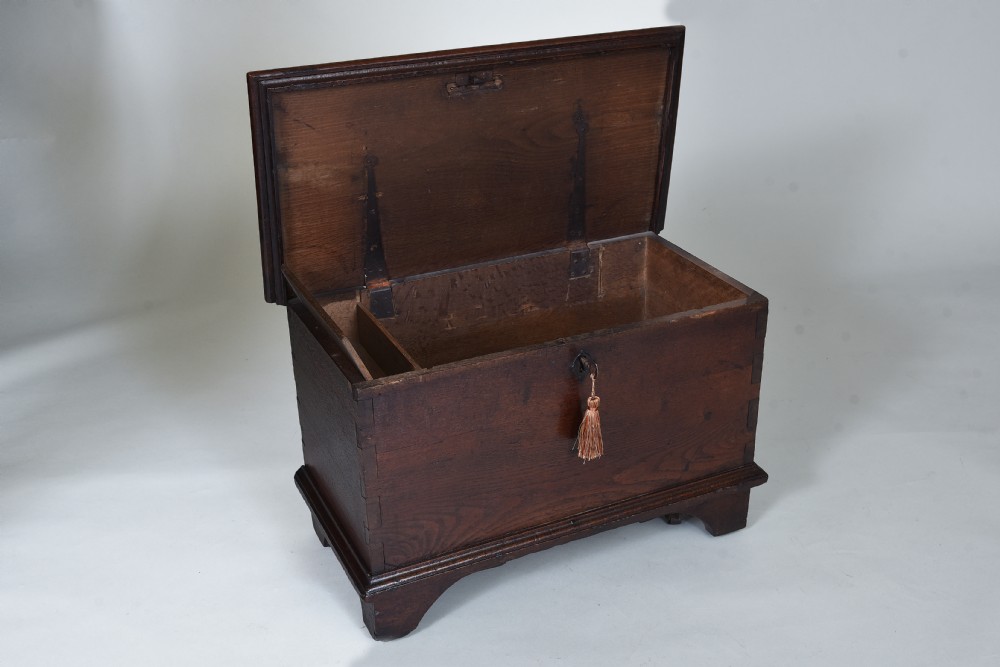 18th century Oak Coffer Bach View IV