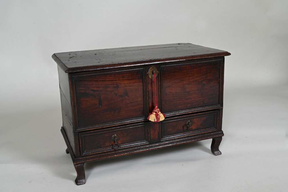 18th century  Welsh Oak Coffer Bach  View II