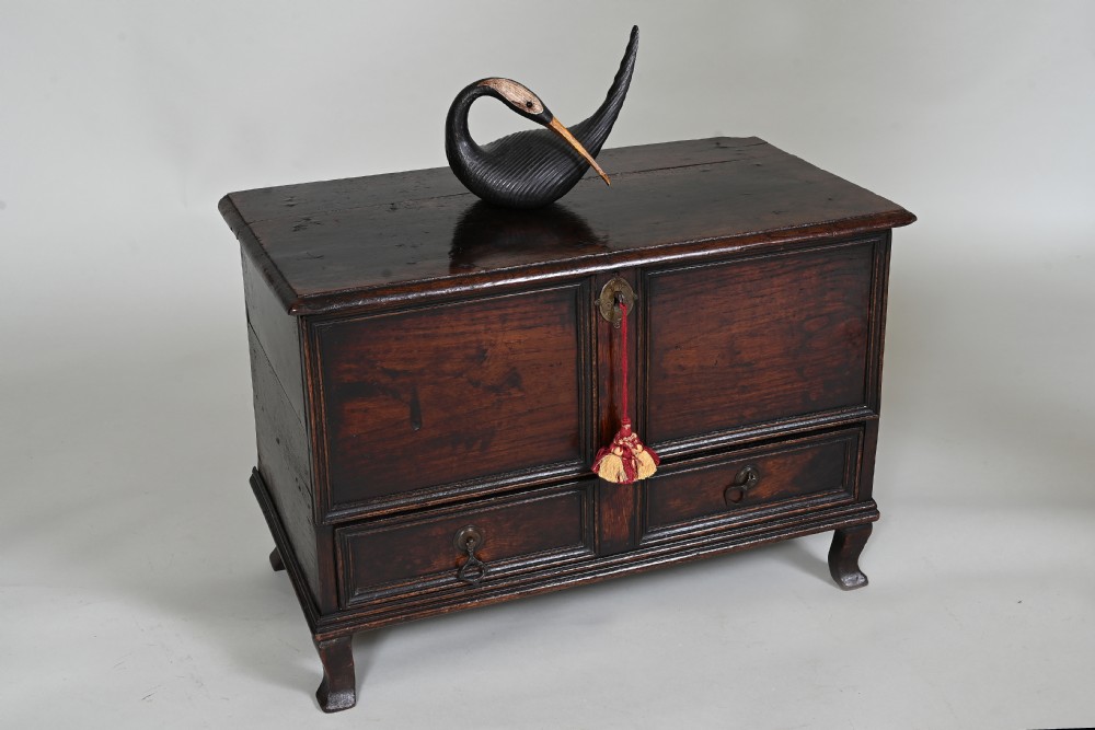 18th century  Welsh Oak Coffer Bach  View V