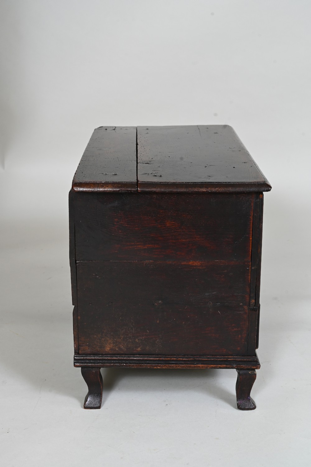 18th century  Welsh Oak Coffer Bach  View VIII