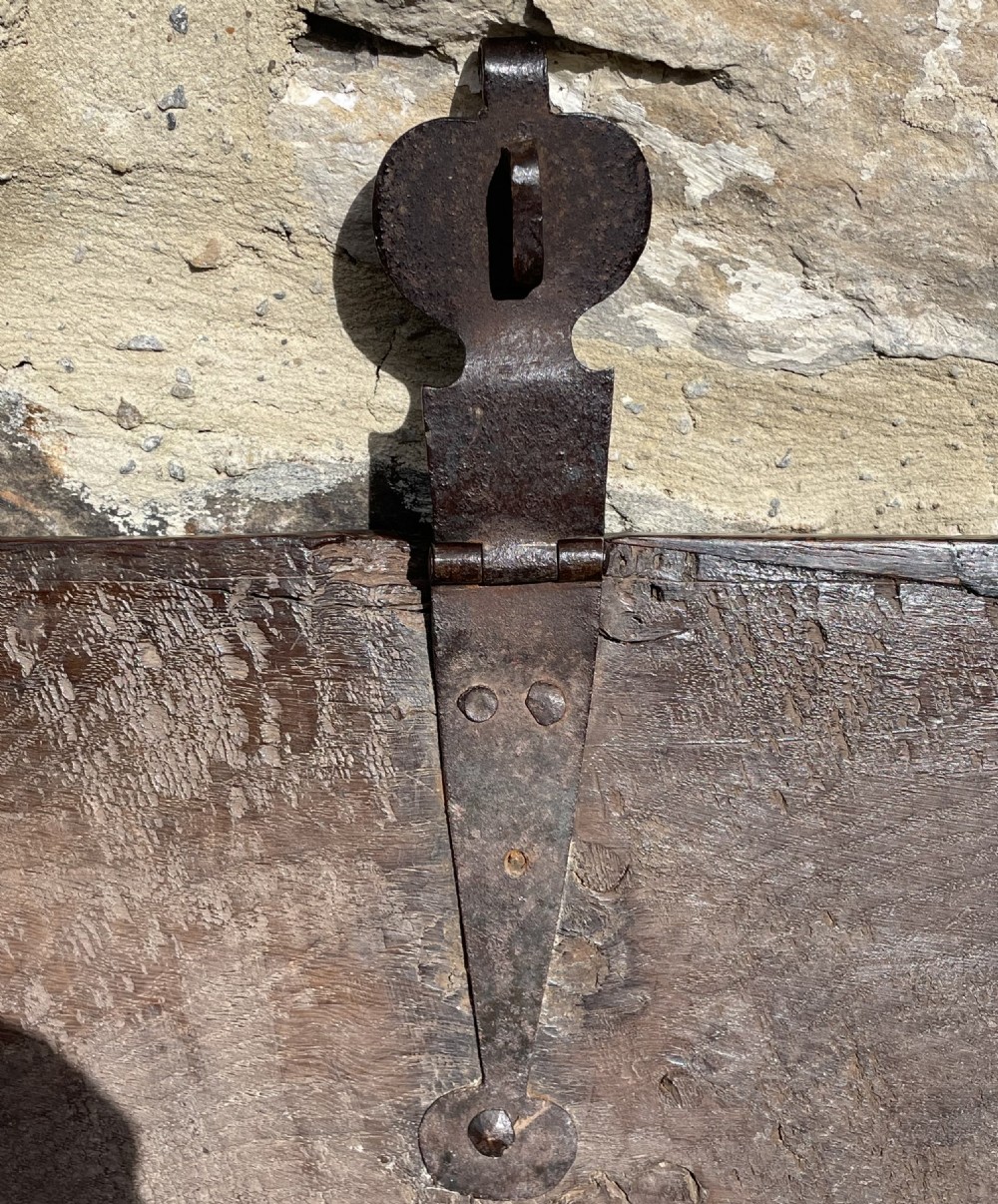 Early 17th century Oak Coffer View IV