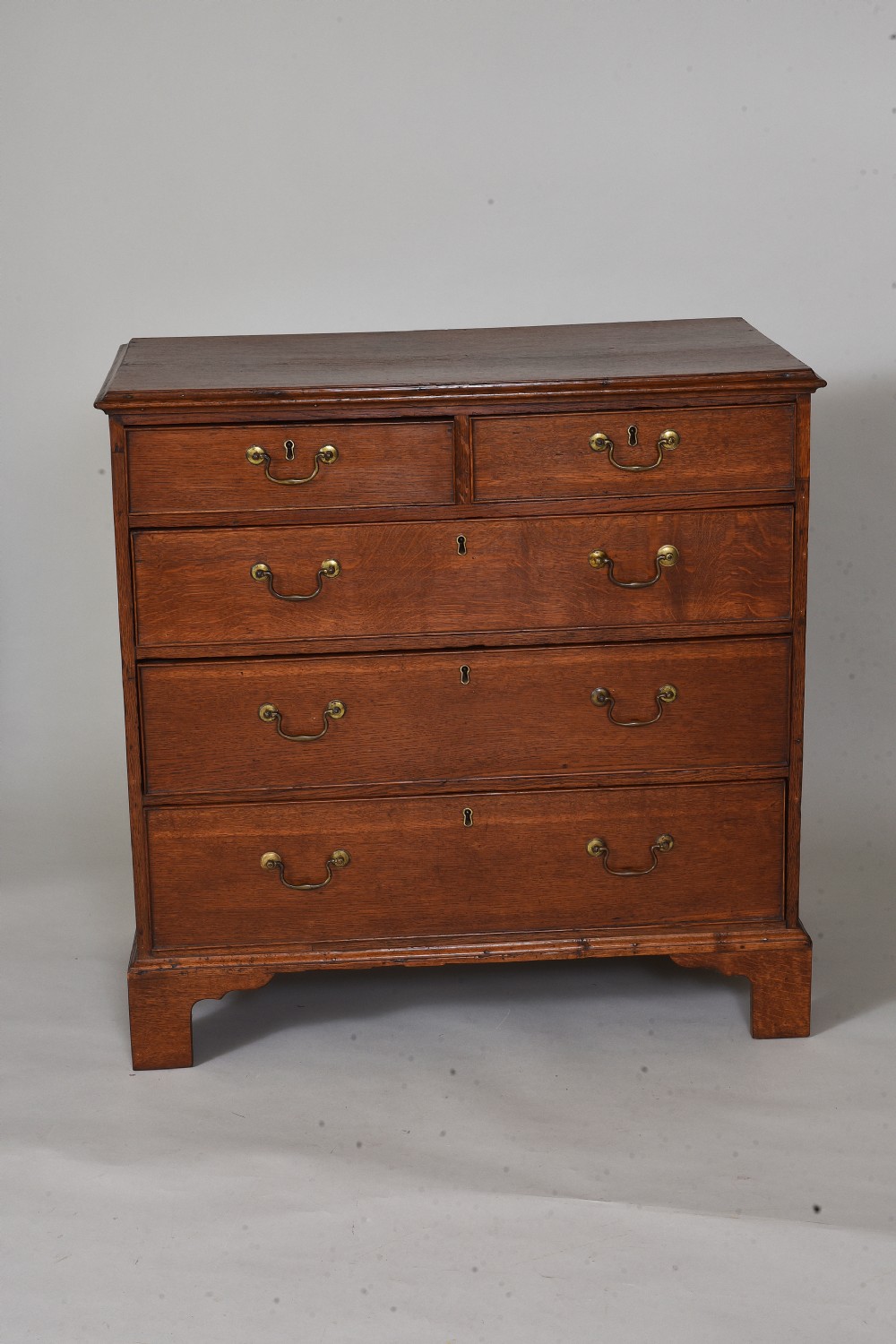 Oak Chest of Drawers View II