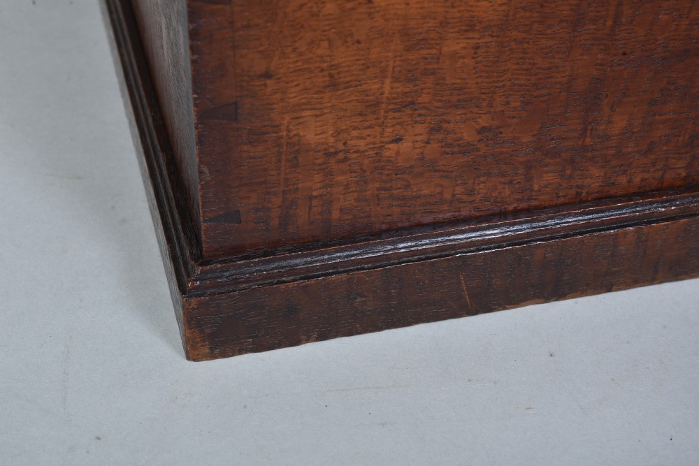 Oak Box View IV