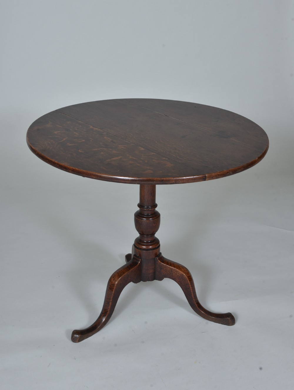Round Oak Table