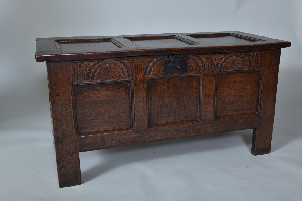 17th century Oak Coffer View II