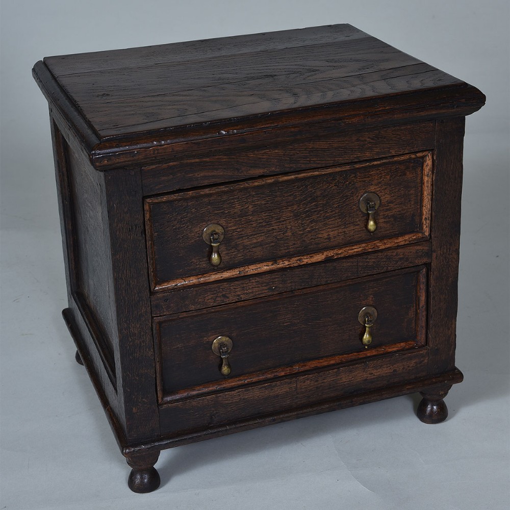 Small 17th century Oak Chest of Drawers