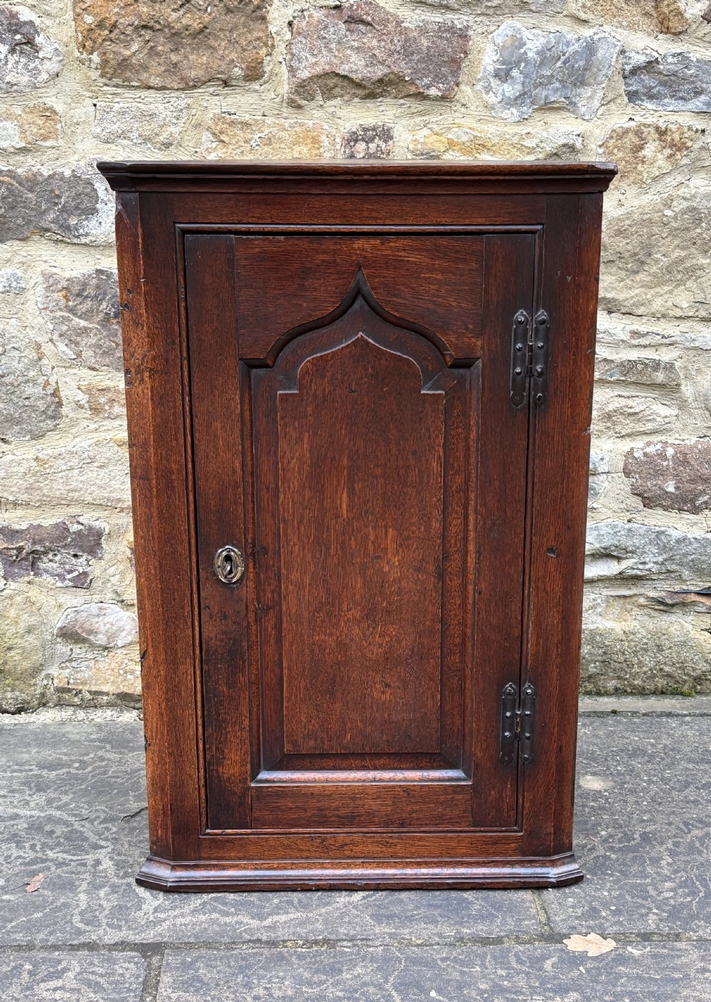 Small 18th century Oak Corner Cupboard