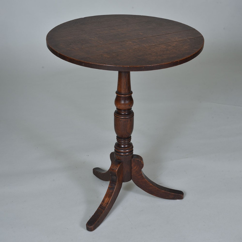 Small late 18th century Oak tripod table