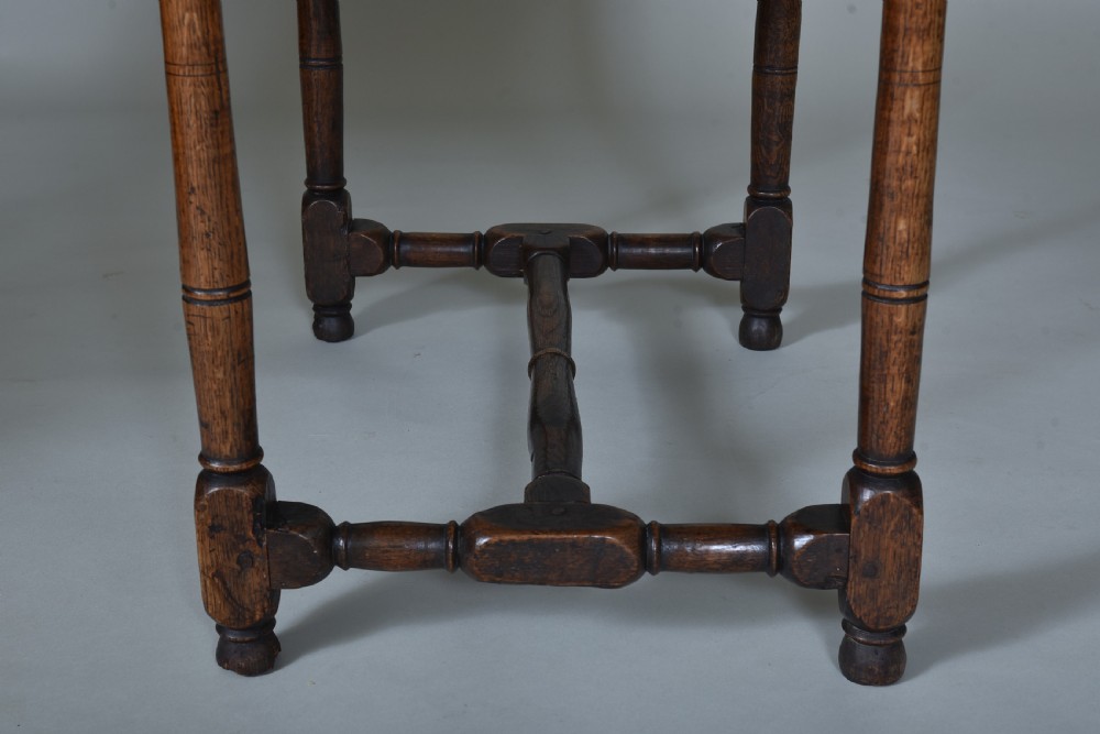 18th century Low Oak table View X