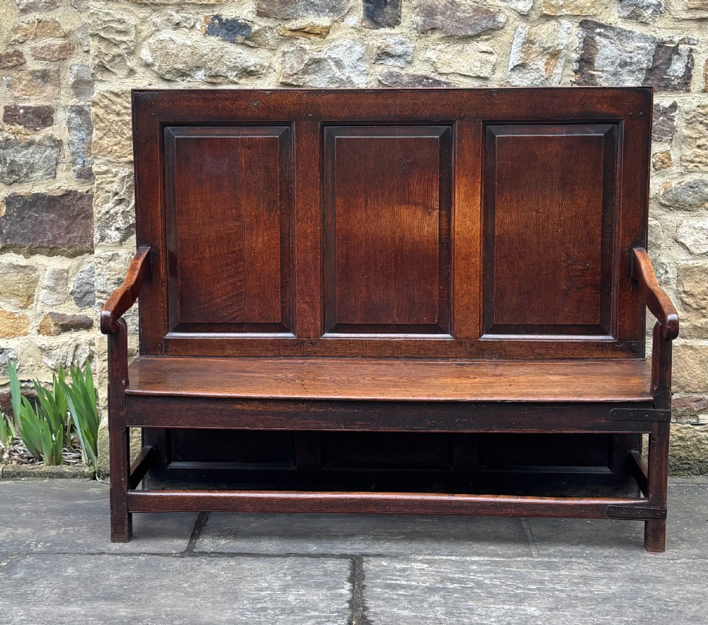 Small 18th Century Oak Settle