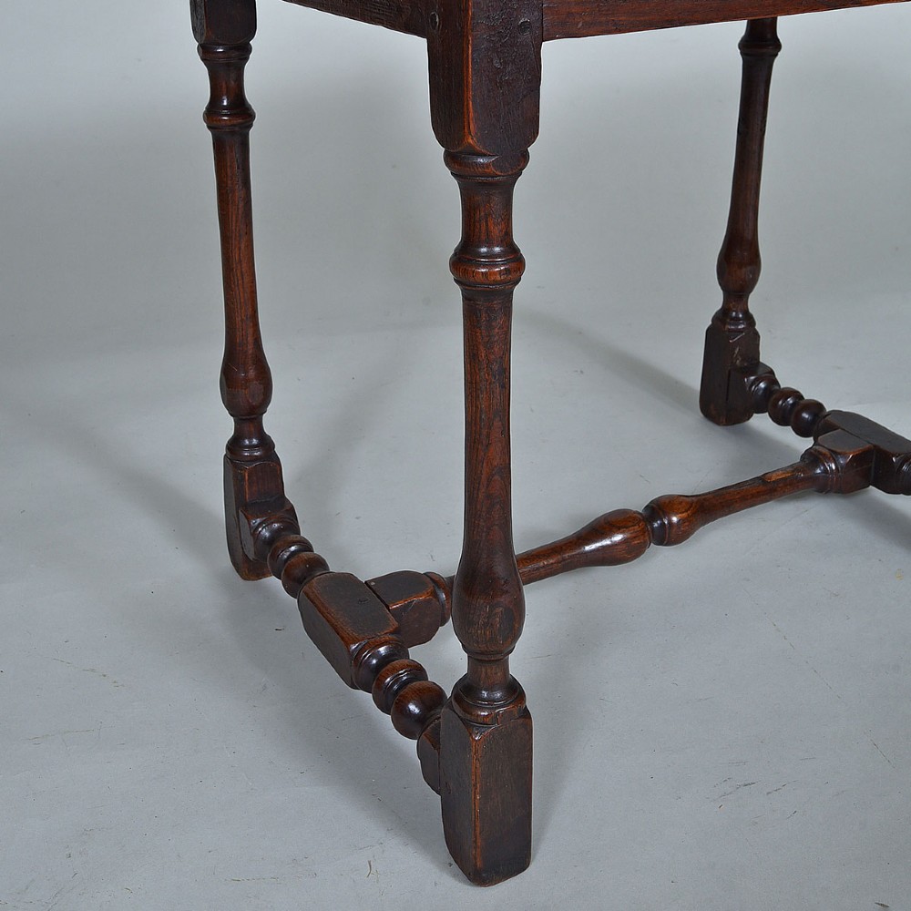 Late 17th century Oak Table View II