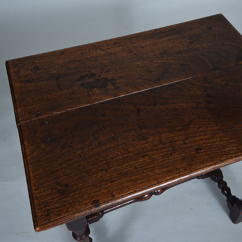 Late 17th century Oak Table View III