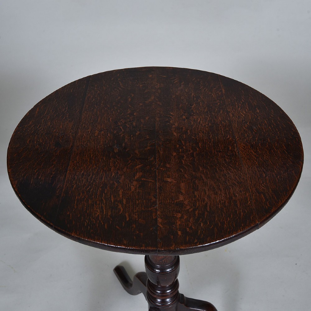 Small 18th century Oak Tripod Table View III