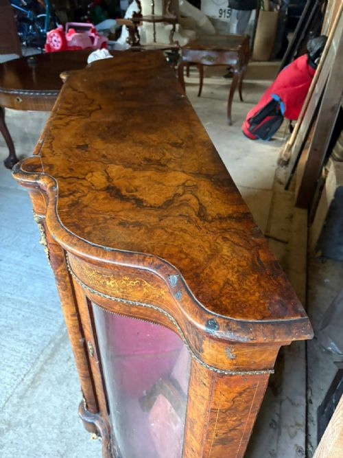 TOP QUALITY ANTIQUE VICTORIAN BURR WALNUT INLAID SERPENTINE SHAPED CREDENZA - ADDITIONAL PHOTO 4