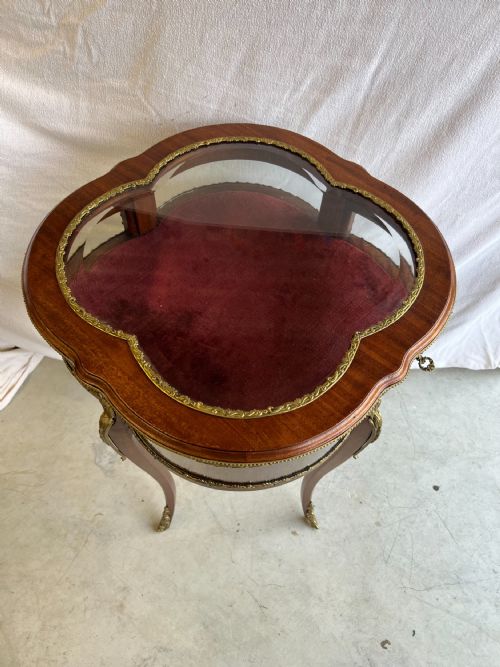 BIJOUTERIE CABINET - ADDITIONAL PHOTO 1