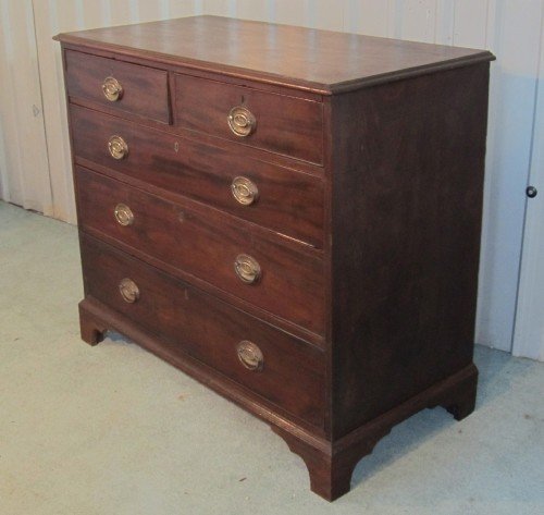 fig 1. LARGE GEORGIAN MAHOGANY CHEST OF DRAWERS