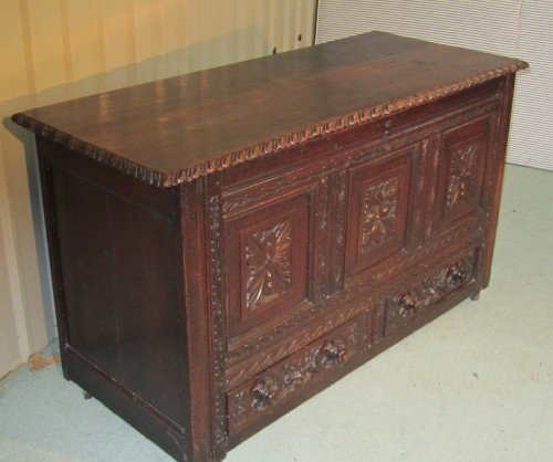 fig 1. LARGE 18TH C GOTHIC OAK MULE CHEST COFFER