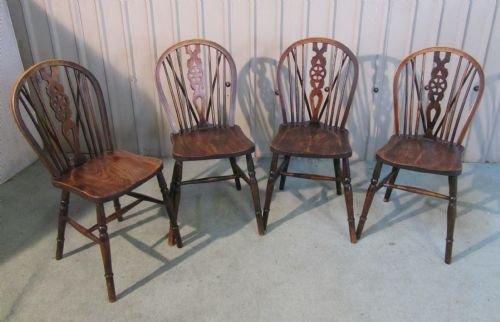 Set of 4 Farmhouse Wheel Back Kitchen Chairs