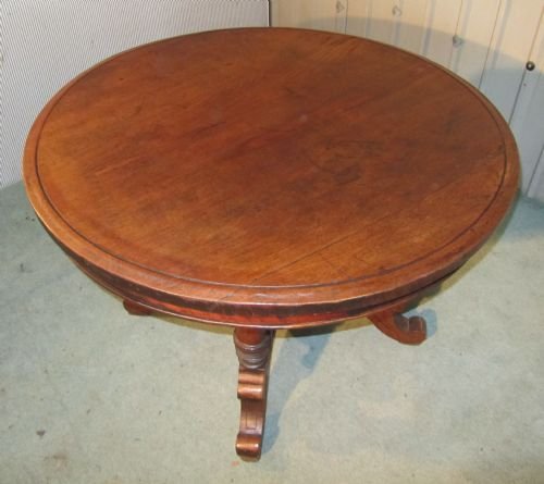 fig 1. ROUND OAK CENTRE TABLE