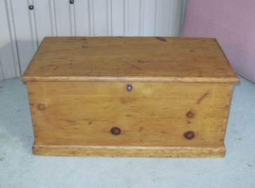 Large Victorian Stripped Pine Blanket Box, Coffee Table
free Delivery