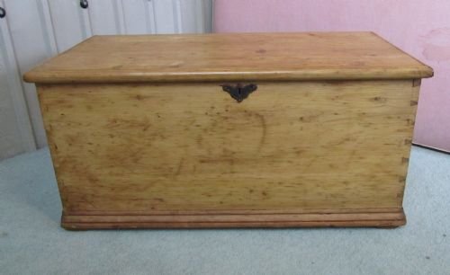 Superb Quality Victorian Pine Blanket Box Chest Coffee Table