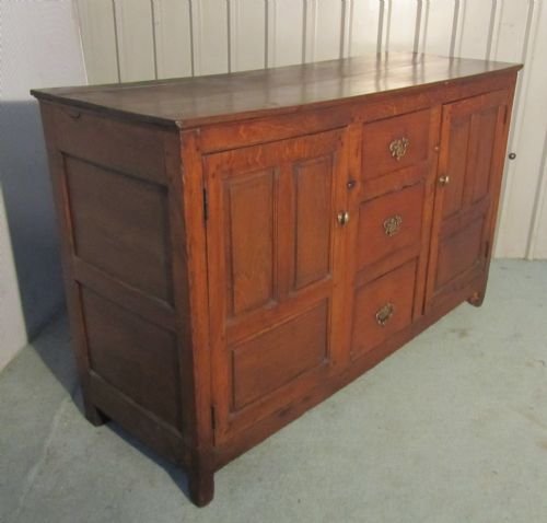 fig 1. GEORGIAN BLOND OAK COUNTRY DRESSER SIDEBOARD CUPBOARD
