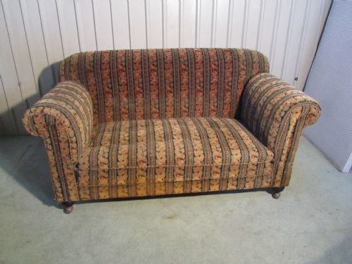 A Late Victorian Good Quality Drop End Sofa