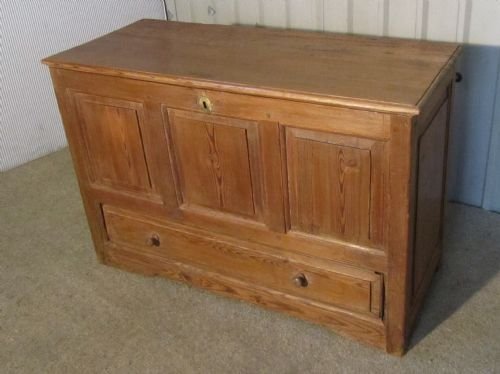 fig 1. A superb Georgian Pine Mule Chest, Blanket Box Coffee Table